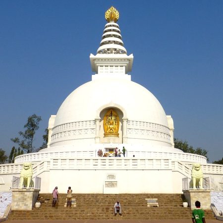 Shanti_Stupa_at_Rajgir_(cropped)